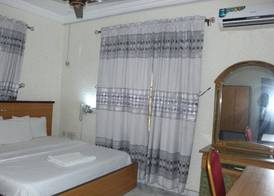 Grand Decent Hotel and Suites 3