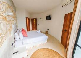 Hillstone Luxury Village 4