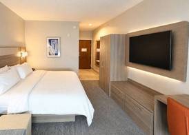 Holiday Inn Express KENEDY by IHG 4