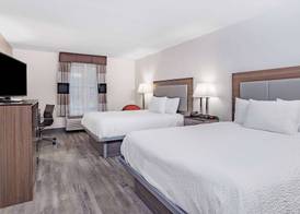 Ramada by Wyndham Hendersonville 2