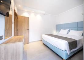 Poseidon Hotel and Apartments 5