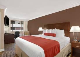Best Western Plus LA Mid Town Hotel 5