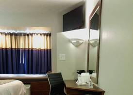 Microtel Inn & Suites by Wyndham London 4