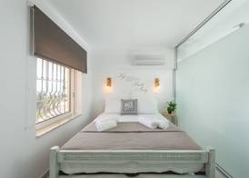 Pefkos View Suites & Maisonette 4