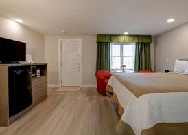 Skaket Beach Motel 5