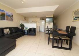 Crystal Beachfront Apartments 3