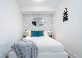 Peter St - Downtown Suite with Balcony 3