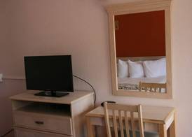 Royal Crest Motel 4