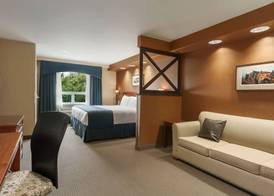 Days Inn & Suites by Wyndham Brandon 4