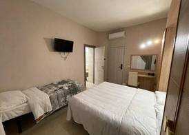 S.P.Q.R. Suite 2