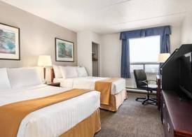 Emerald Hotel & Suites Calgary Airport 4