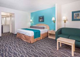 Howard Johnson by Wyndham Commerce GA 4