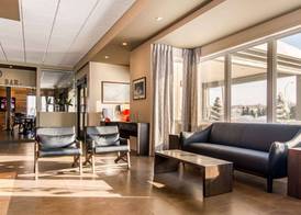Econo Lodge Inn & Suites 5