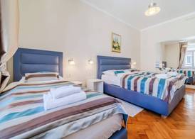Apartments & Rooms Flowers 4
