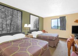 Super 8 by Wyndham Roanoke VA 3