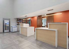 La Quinta Inn & Suites by Wyndham Ft. Pierce 4