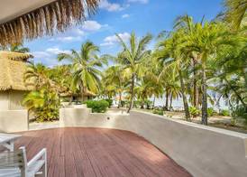 Crown Beach Resort & Spa 4