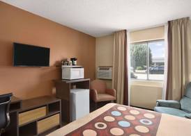 Super 8 by Wyndham Carbondale 3