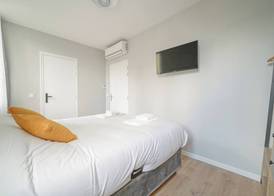 Hotel Trianon Saint Ouen 2
