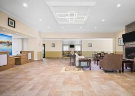 La Quinta Inn & Suites by Wyndham Stonington-Mystic Area 3