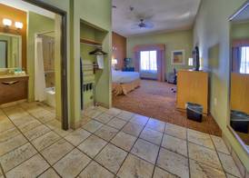 Holiday Inn Express & Suites LUBBOCK SOUTHWEST - WOLFFORTH by IHG 2