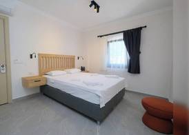 Diplomat Suites 5