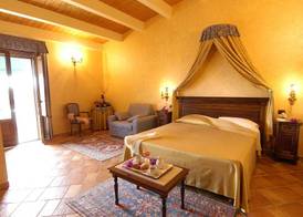 Il Podere Hotel Restaurant 4