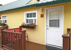 Yellowstone Riverside Cottages 3