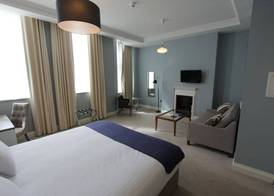 Yarrow Hotel 5