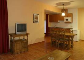 Hotel y apartamentos La Casa Rural 5