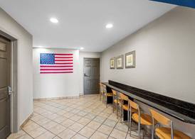 Rodeway Inn 3