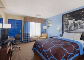 Super 8 by Wyndham Hammond 4
