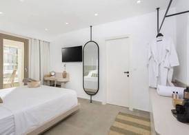 NŪSA suites & villas 4