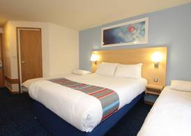 Travelodge Aberdeen Central 4