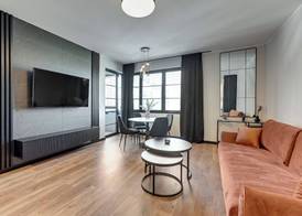 DOKI Living - Foodhall & Parking by Downtown Apartments 2