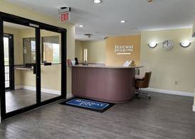 Rodeway Inn & Suites Hwy 290 NW 3
