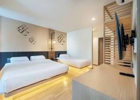 Phra Nakhon Poshtel 5