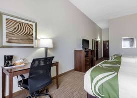 Quality Inn & Suites Mountain Home North 5