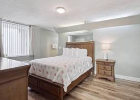 Howard Johnson by Wyndham Oceanfront Daytona Beach 2