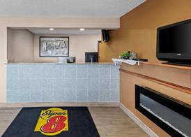 Super 8 by Wyndham Jefferson 2