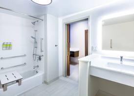 Holiday Inn Express & Suites TULSA NORTHEAST - OWASSO by IHG 3
