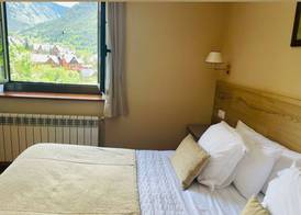 Hostal Escuils 3