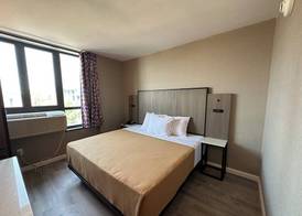 Regal Inn & Suites New York LaGuardia Hotel 5