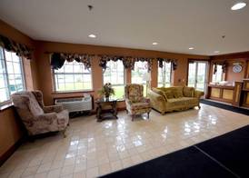 Crown Choice Inn & Suites Lakeview and Waterpark 3