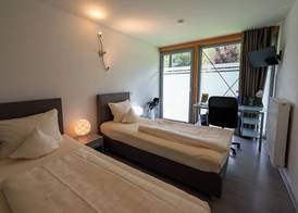 Hotel Vicinity 5