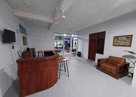 Komodo Indah Hotel and Hostel 4