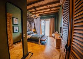 The Remote Hotel 3