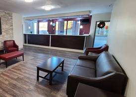 Red Roof Inn LaGrange 4