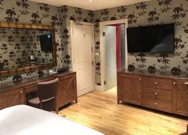 Hickman Hill Hotel 3