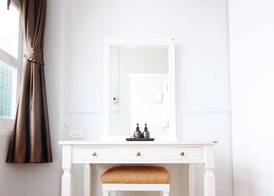 Feung Nakorn Balcony Rooms and Cafe 5